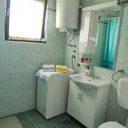 Nirvana Apartment *